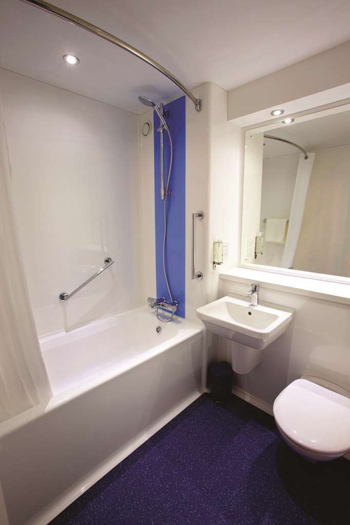 Travelodge Liverpool Docks חדר תמונה
